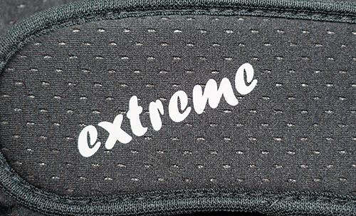 Логотип на защитных шортах Экстрим